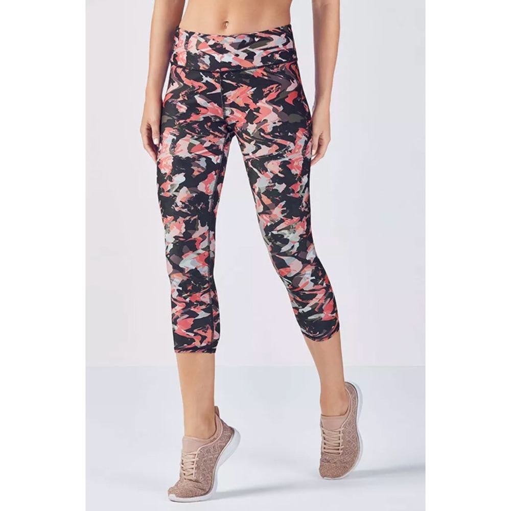 New* Fabletics capri Leggings Sz M & L